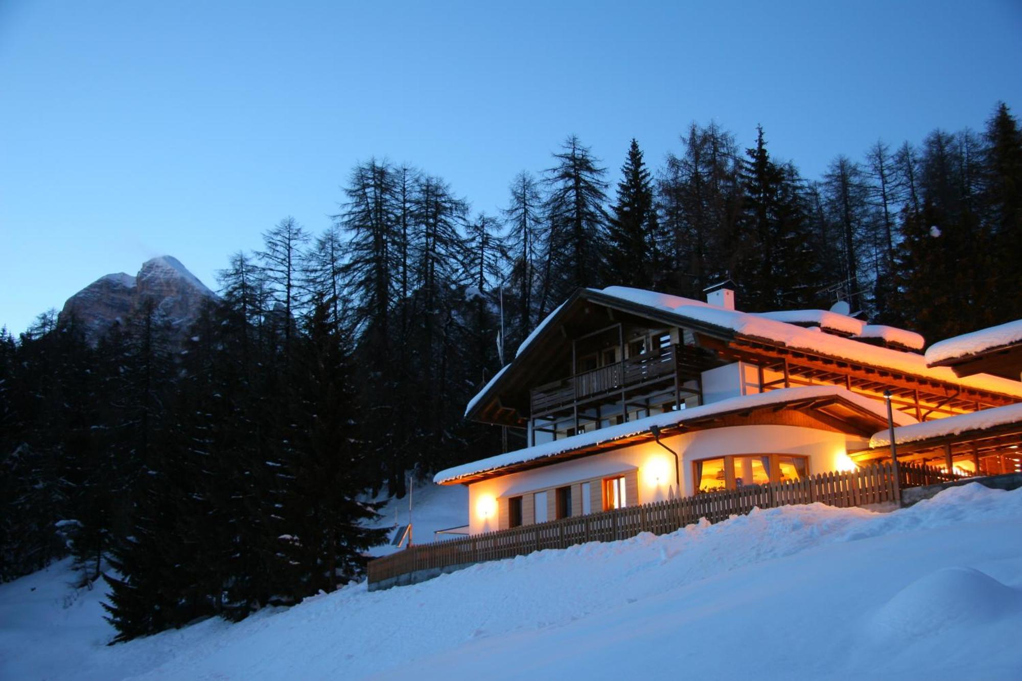 Hotel Piccolo Pocol Cortina dʼAmpezzo Exteriör bild